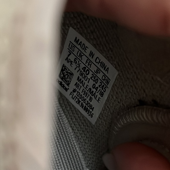 Yeezy Adidas Gray Sneakers 7 - Picture 8 of 9